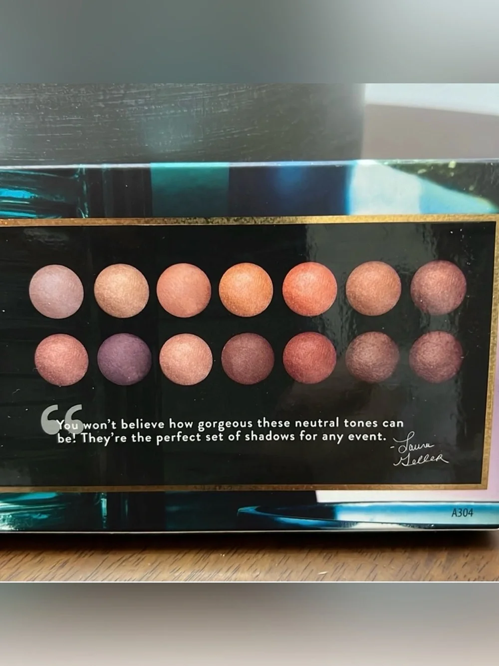 Laura Geller “ THE DELECTABLES “ 14 Multi Finish Baked Eyeshadows Champagne 🍾NWT